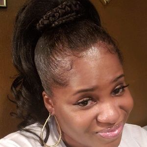 Meet your Posher, Dina